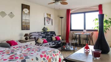 1 bedroom, free WiFi, bed sheets