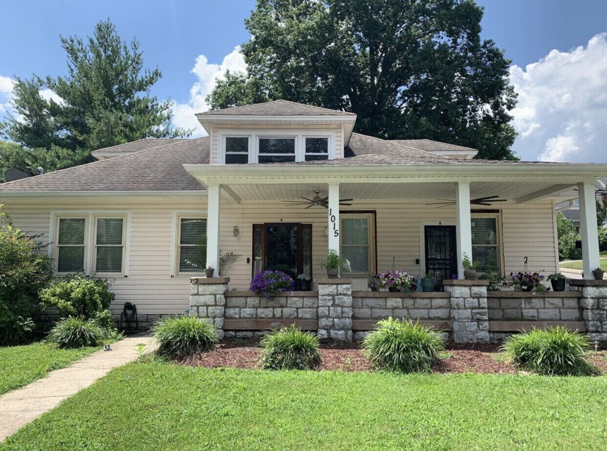 Cozy home located in 12th South District.
