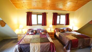 Luxury Quadruple Room | Free WiFi, bed sheets