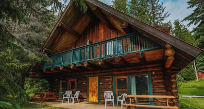 Helmcken Falls Lodge