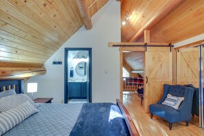 4 slaapkamers, een bureau, reisbedje, internet