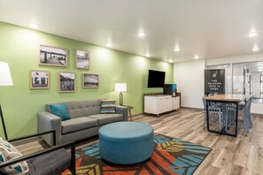 Lobby - WoodSpring Suites Portland Vancouver (Vancouver)