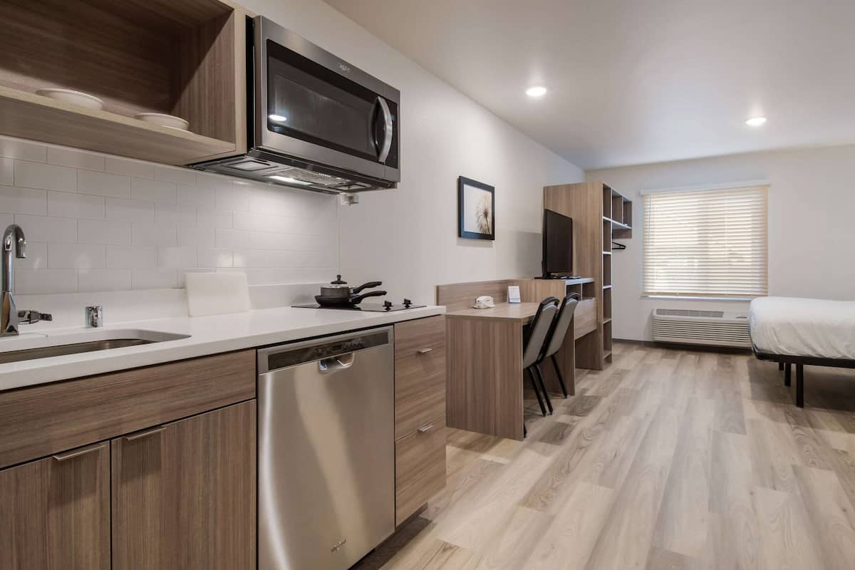 individually decorated, individually furnished, desk, laptop workspace