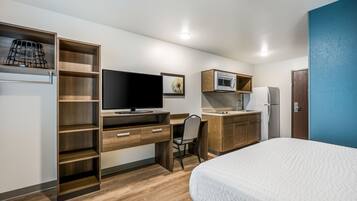 Chambre Standard, 1 très grand lit, non-fumeurs | Cuisine privée | Grand réfrigérateur, micro-ondes, lave-vaisselle