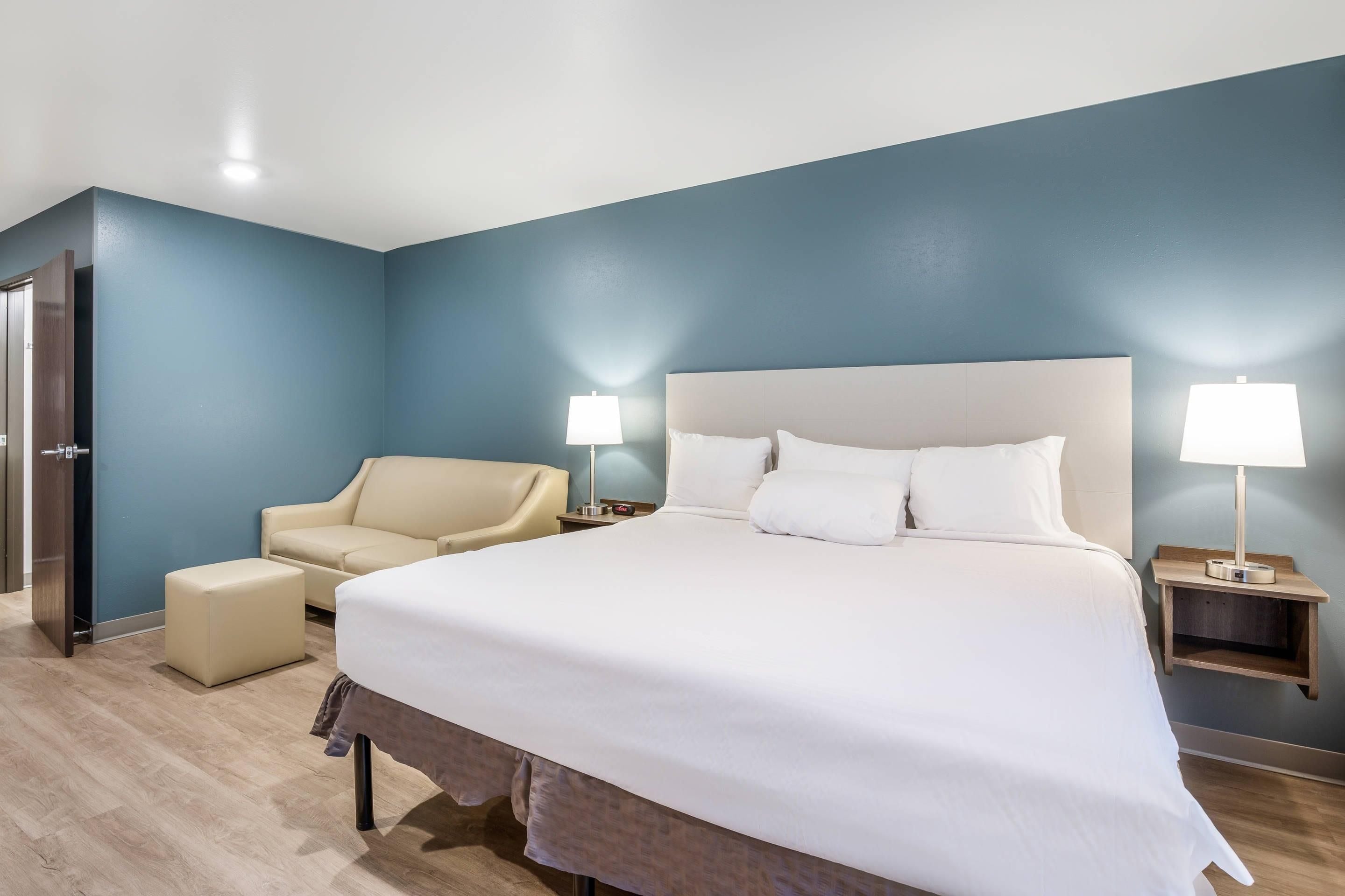 Habitación estándar, 1 cama de matrimonio grande, no fumadores | Escritorio y espacio para trabajar con un portátil