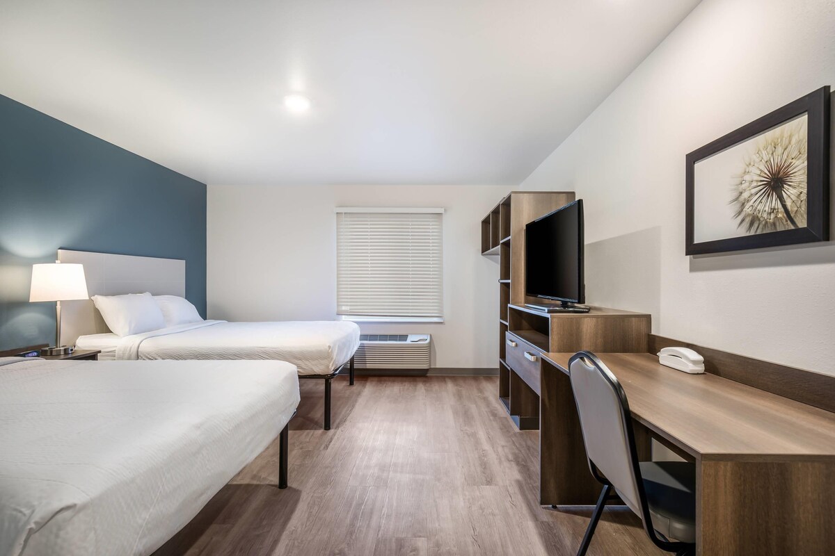 Standard Room, 2 Queen Beds, Non Smoking | Desk, laptop workspace, iron/ironing board (on request), WiFi (free)