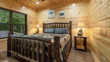 4 bedrooms, iron/ironing board, travel crib, free WiFi