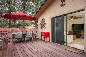 Outdoor dining - Sedona Luxury - Thunder Mountain Retreat! Epic Stargazing, Hiking, & Biking! (Sedona)