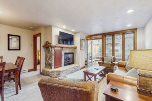 TV, fireplace, DVD player, stereo