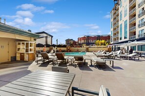 Lämmitetty uima-allas