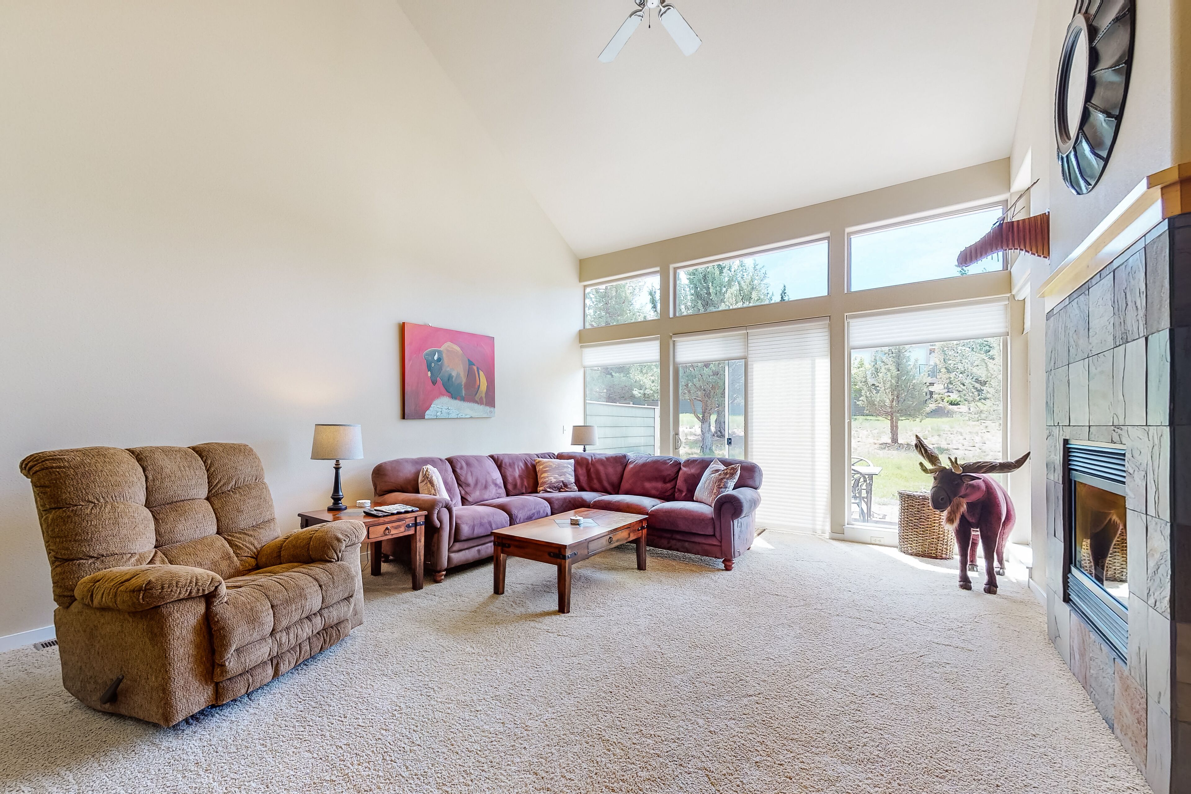 2-Story Home w/Patio, Gas Grill, Gas Fireplace, Free WiFi, Shared Pools, Hot Tub