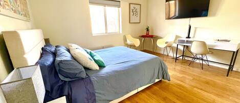 1 habitación, escritorio, tabla de planchar con plancha y wifi gratis