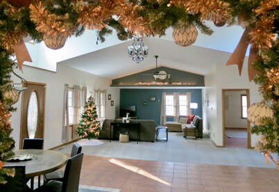 Spacious Retreat with Hot Tub, and Walking Trails