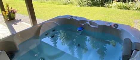 Baignoire à remous extérieure
