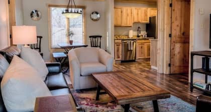 The DIAMOND of Blowing Rock- 4 Min. walk to Downtown AND App State