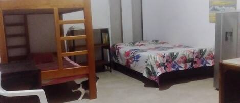 1 dormitori, wifi gratuïta i roba de llit