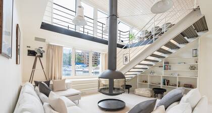 Elegant houseboat with sauna amenities