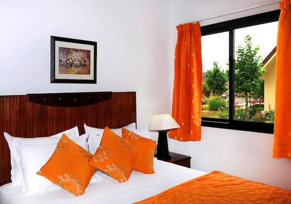 2 bedrooms, bed sheets - Arz Village Farah Inn 2474 (Ifrane)