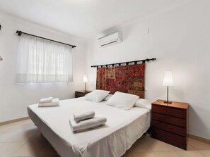 3 chambres, fer et planche à repasser, Wi-Fi