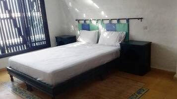 3 bedrooms, bed sheets