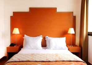 2 bedrooms, bed sheets