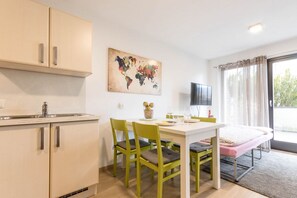 Dining - Quiet appartment near the forest and Plan de Corones (Reischach)