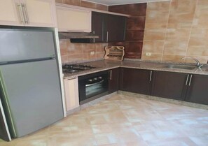 Kühlschrank, Ofen, Herdplatte