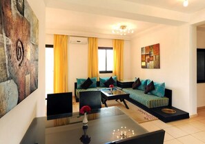 TV - Arz Village Farah Inn 4831 (Ifrane)