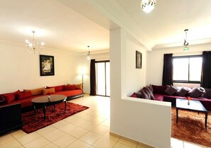 TV - Arz Village Farah Inn 4838 (Ifrane)