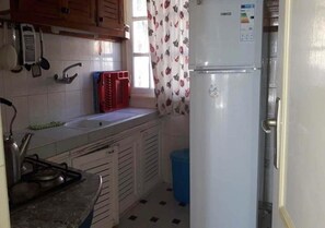 Réfrigérateur, plaque de cuisson