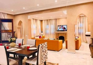 Dining - Majestic Villa in Bab Atlas Marrakech 4978 (Marrakech)