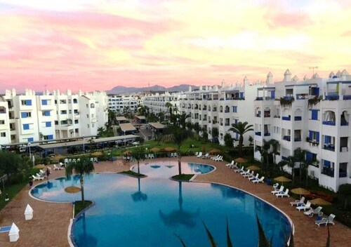 Superb waterfront apartment in Sania Plage 5031