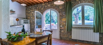 Nice apartment in villa for 4 people with pool, TV, patio and parking