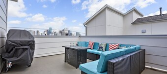 The Hideaway EaDo with hot tub!