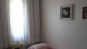 3 Schlafzimmer, Babybetten, WLAN, Bettwäsche