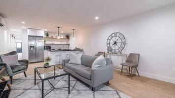 TV, Netflix, streaming services, offices