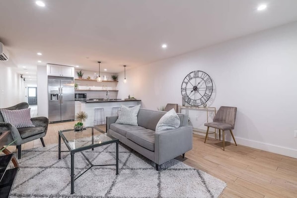 TV, Netflix, streaming services, offices