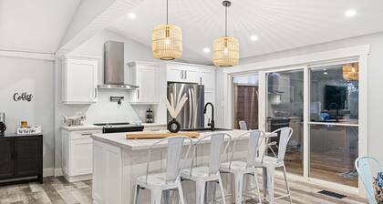 Luxurious Oceanview beach house W/ hot tub