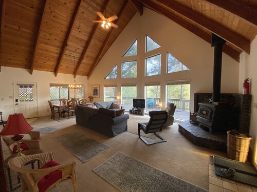 Updated Yosemite X- Large Lake Resort w/ Mountain Views  2 decks & aut generator