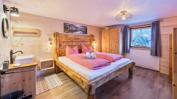 8 makuuhuonetta, silitysrauta/-lauta, ilmainen Wi-Fi, vuodevaatteet