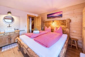 8 Schlafzimmer, Bügeleisen/Bügelbrett, kostenloses WLAN, Bettwäsche