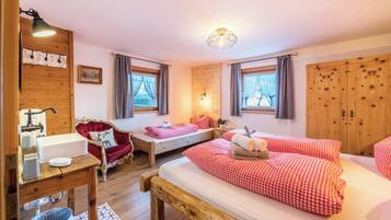 8 chambres, fer et planche Ă repasser, Wi-Fi gratuit, draps fournis