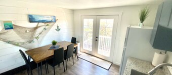 Joe’s Valley Coastal Cottage Left Fork