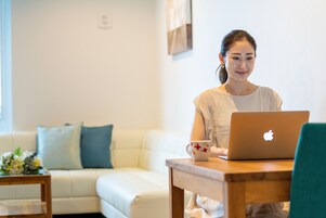 Twin Room (Single Use), Non Smoking | In-room safe, desk, laptop workspace, blackout drapes