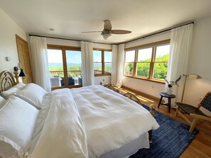 3 bedrooms, iron/ironing board, travel cot, WiFi