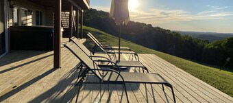 Catskills Mountaintop House w/ HOT TUB and VIEWS!