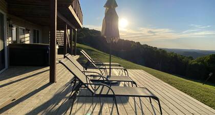 Catskills Mountaintop House w/ HOT TUB and VIEWS!