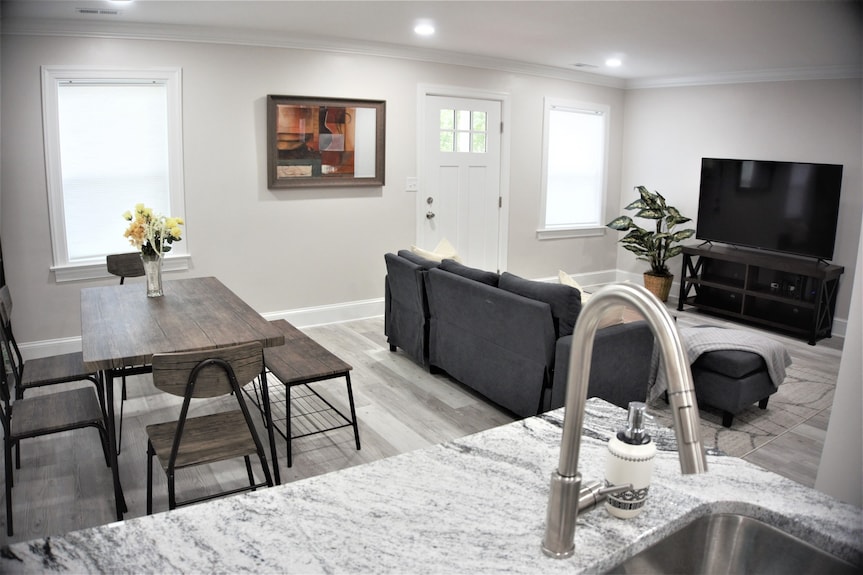 *Newly Built* 4 Br (7 Beds) Retreat By Noda, Uptown, Plaza Midwood, Conv Center - Concord, NC