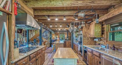 Alpenhaus Lodge w/ Deck, Spa & Panoramic Views 1028