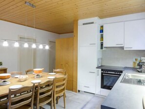 Fridge, oven, dishwasher, toaster - Helene Apt Diana by Interhome (Wengen)